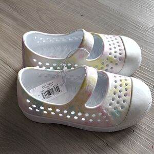 Old Navy Kids Tie-Dye Mary Jane Water Shoes in Pastel Pink, Yellow & Blue